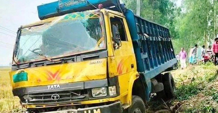 ট্রাকচাপায় প্রাণ গেলো খালু ভাগিনার দিনাজপুরে